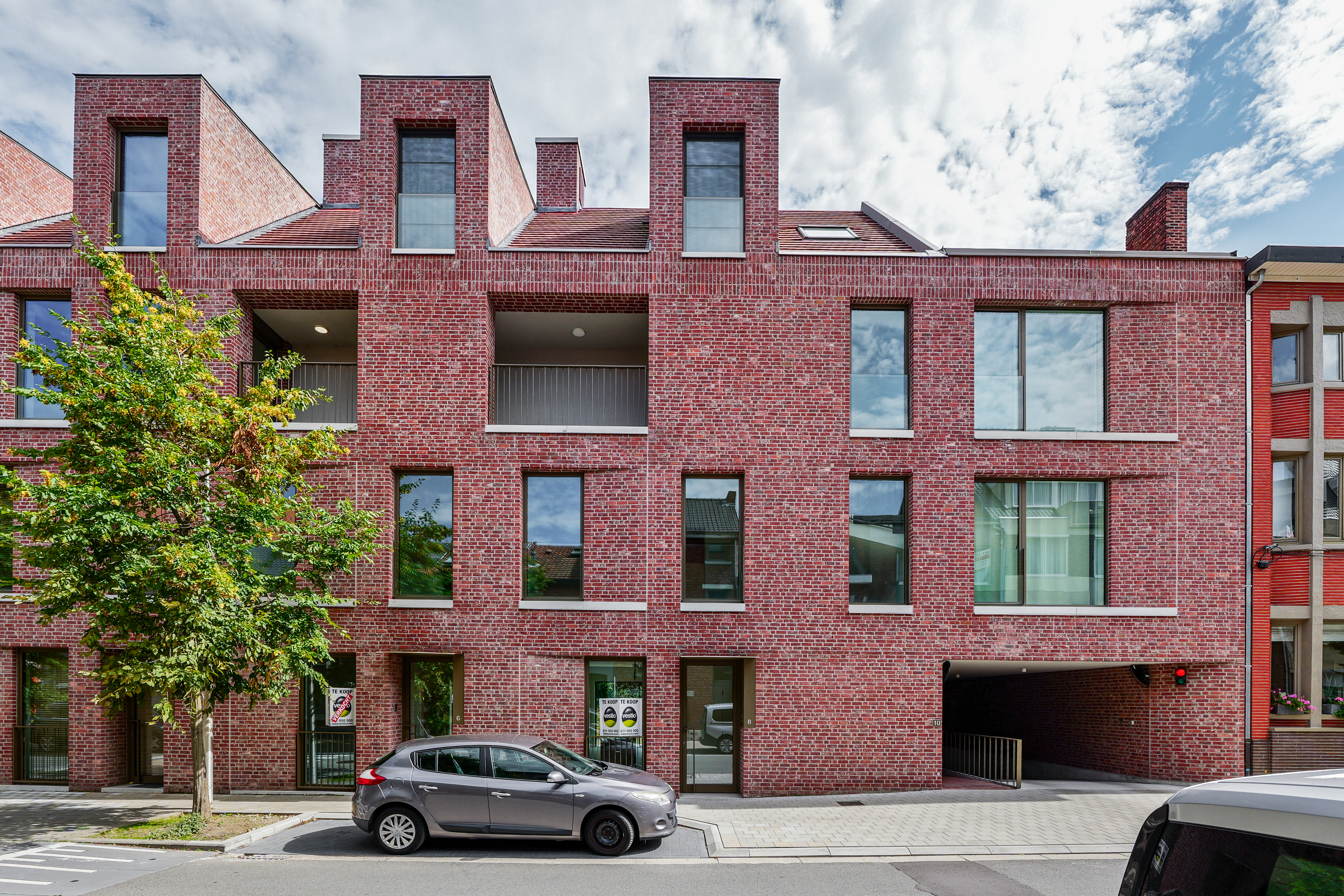 P1498584